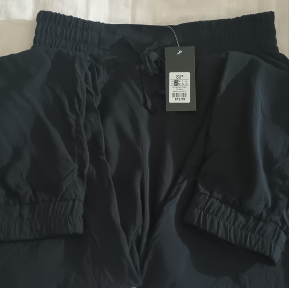Bundle Black Pants-Cropped Wide Leg & Joggers - Picture 12 of 13